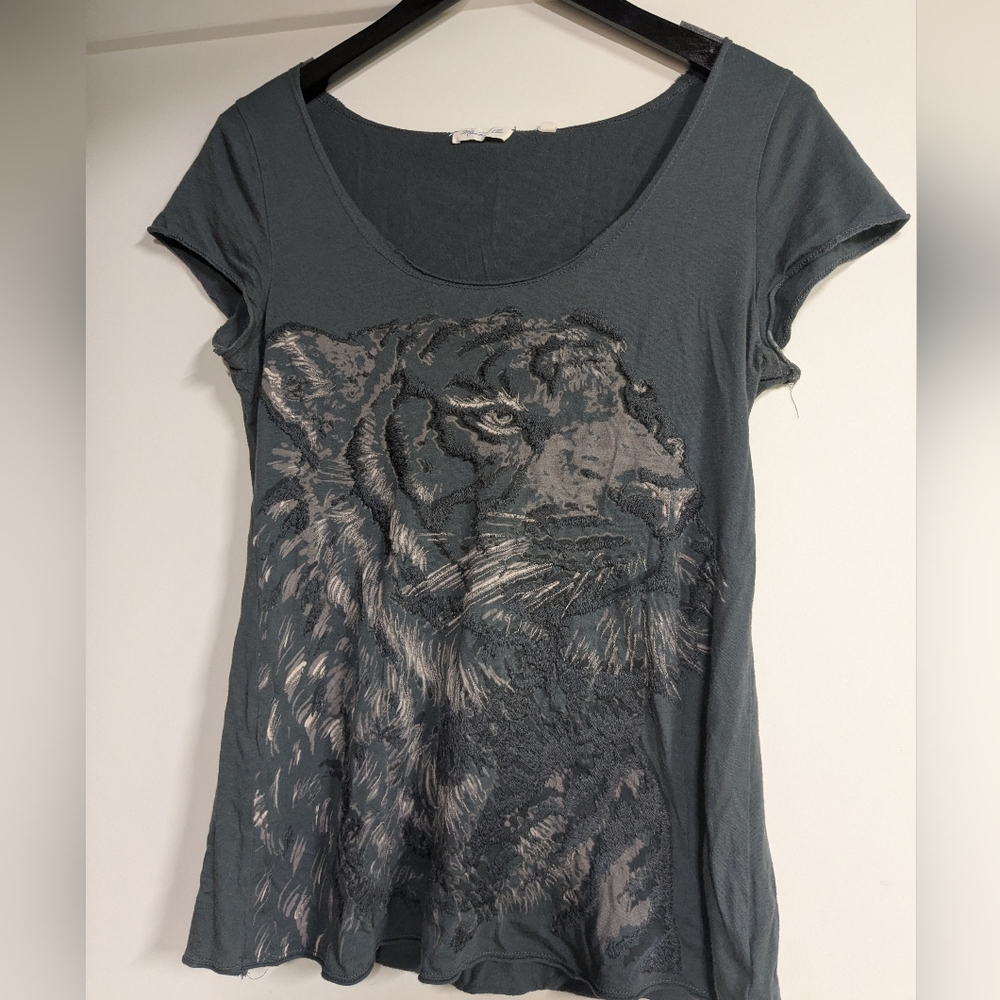 Martin + Osa Gray Embroidered Tiger Top (M) Fantastic DISCONTINUED brand